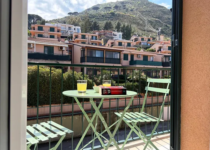 Ma&mi Гостьовий будинок Чефалу