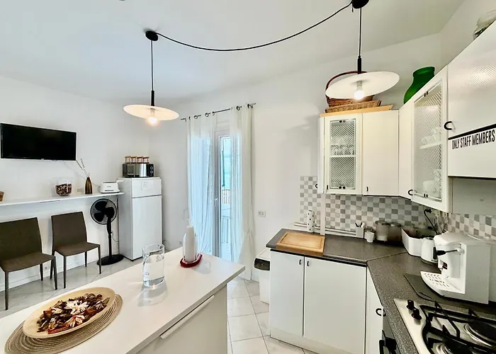 Ma&mi Гостьовий будинок Чефалу